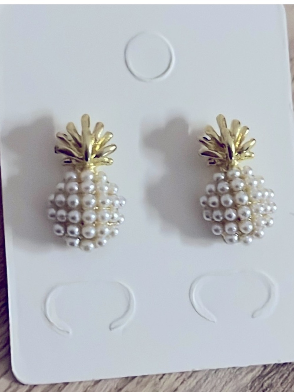 🍍 PEARL PINEAPPLE STUD EARRINGS GOLD TONE